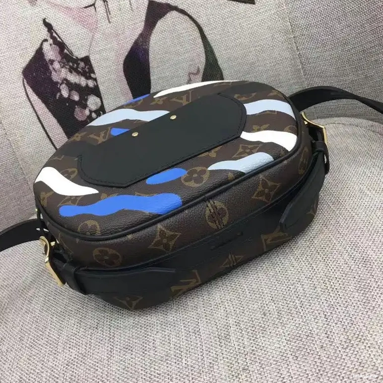 Fashionrepsfam ru 206B570109 Bags LV 0704